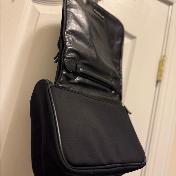 Sephora Black Leather Makeup Makeup Cases - Picture 14 of 16